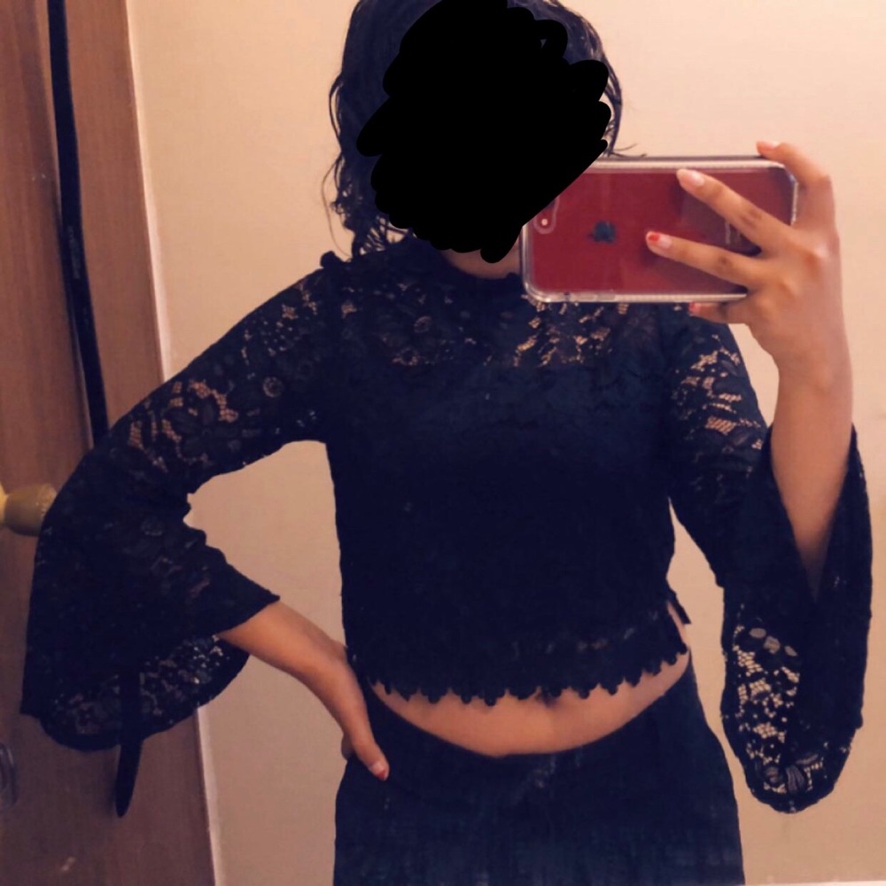 💚 NWT CHOCOLATE Lace Crop Top Burgundy & Black 💚